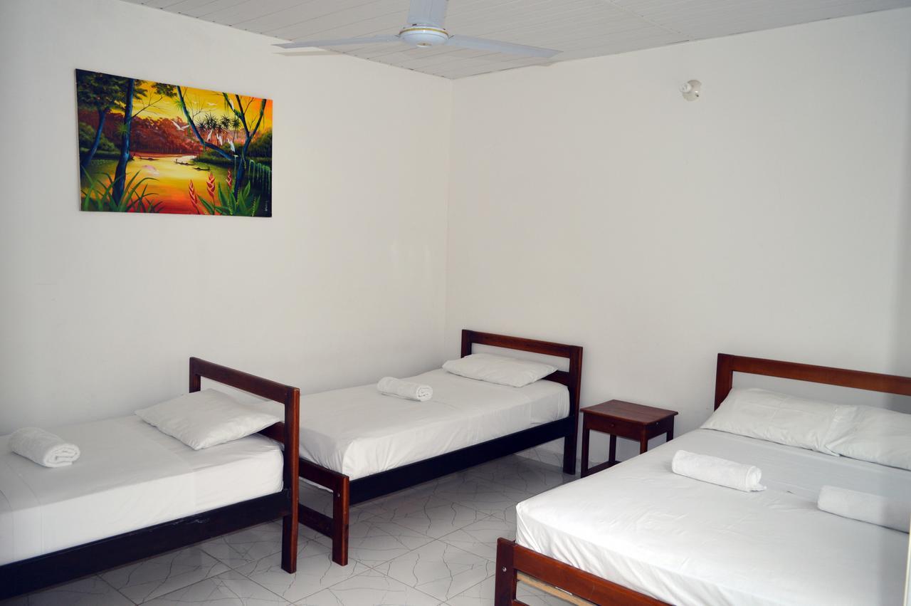 Hotel Heliconias Letícia Exterior foto